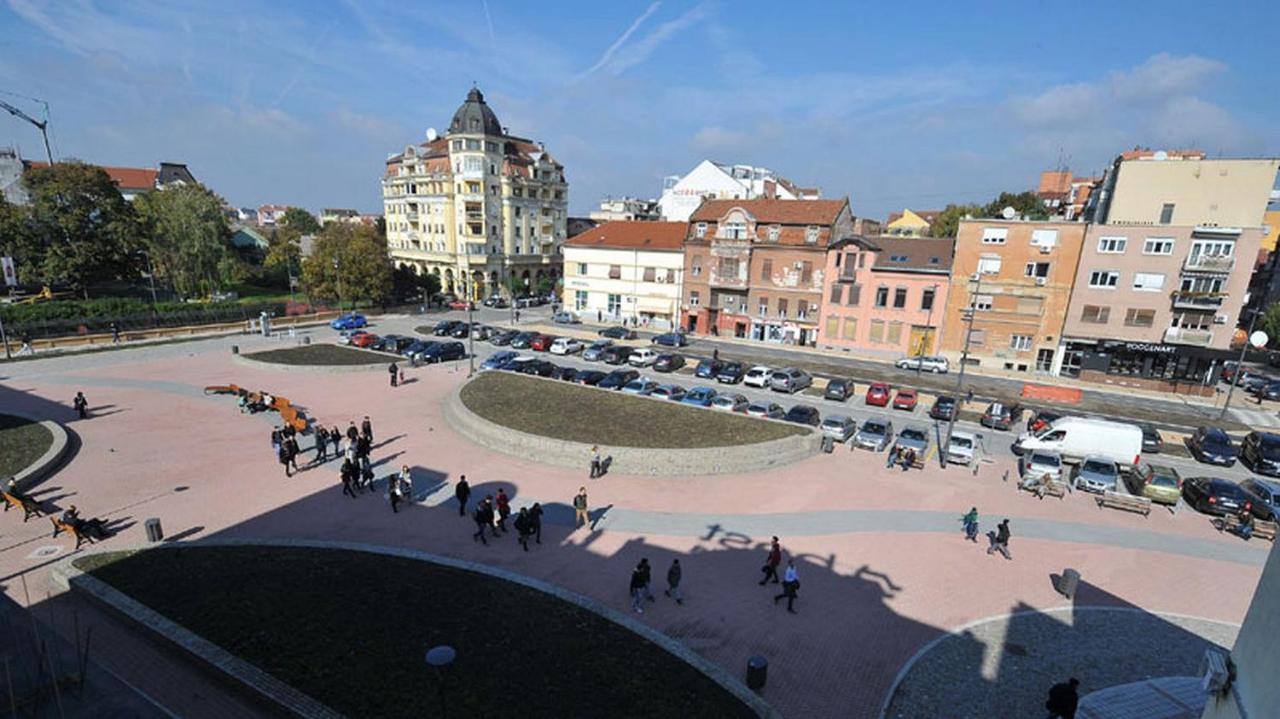 Centar Novi Sad-Studio No. 2 Luaran gambar